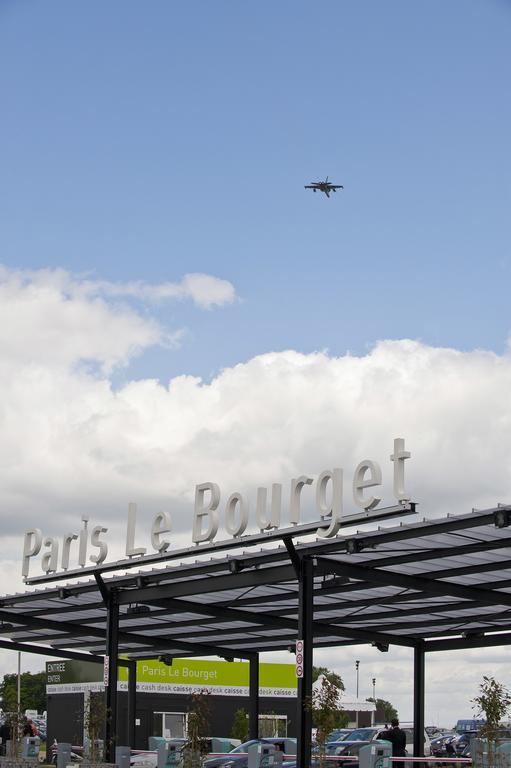 Kyriad Le Bourget Centre- Parc Des Expositions Eksteriør billede